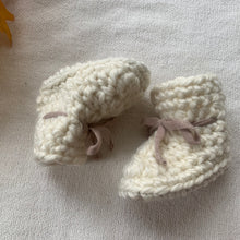 Load image into Gallery viewer, Sheepskin Slippers