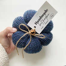 Load image into Gallery viewer, Pre-Order Knit Pumpkins.